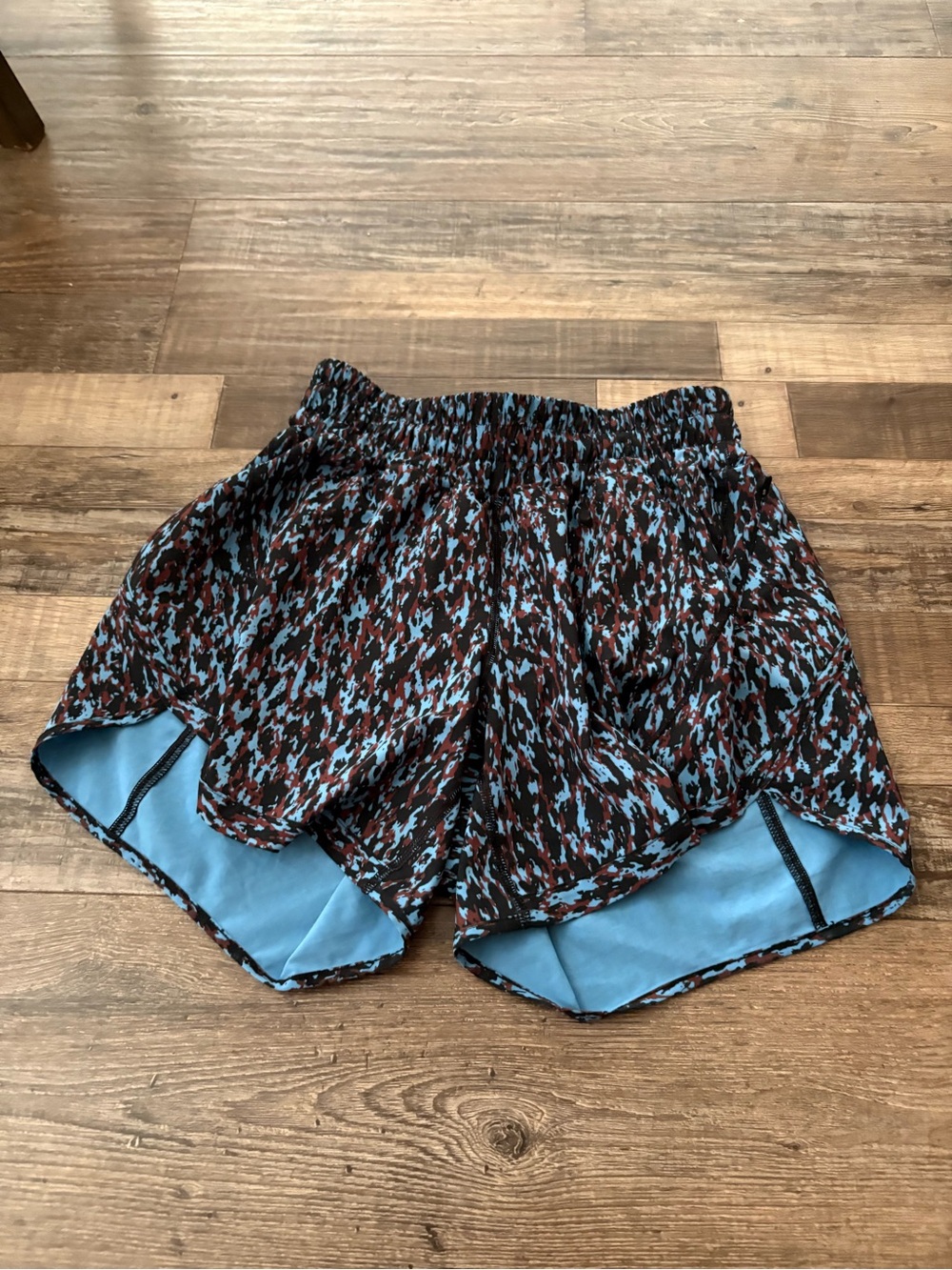 lululemon athletica women’s shorts size 4